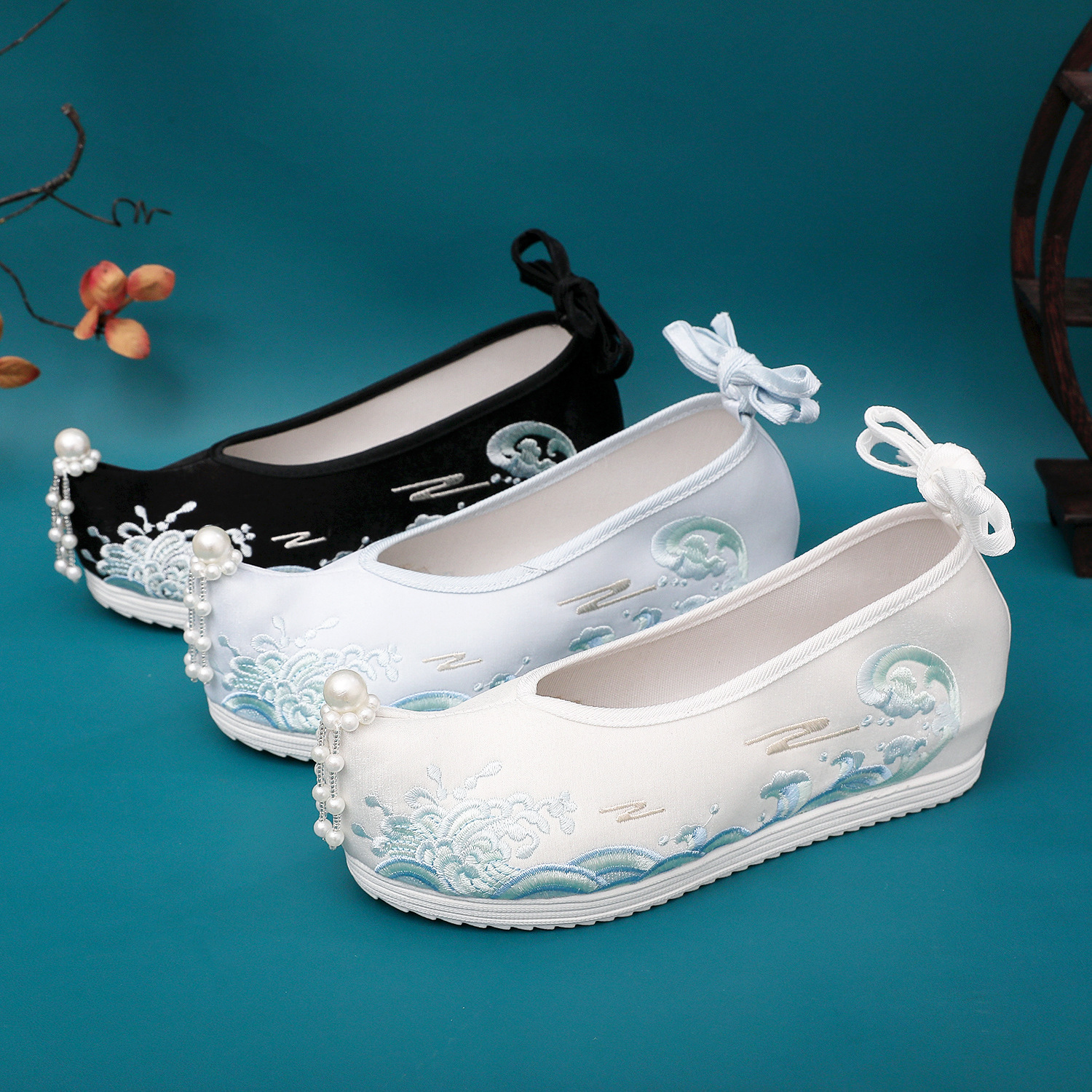 Embroidery Canvas - Waves Hanfu Shoes Female Embroidered Ancient
