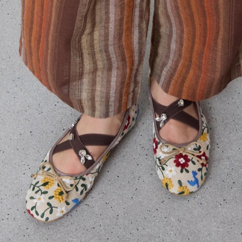 Embroidery Flower Ballet Flats - Embroidery Yes reseña y precio