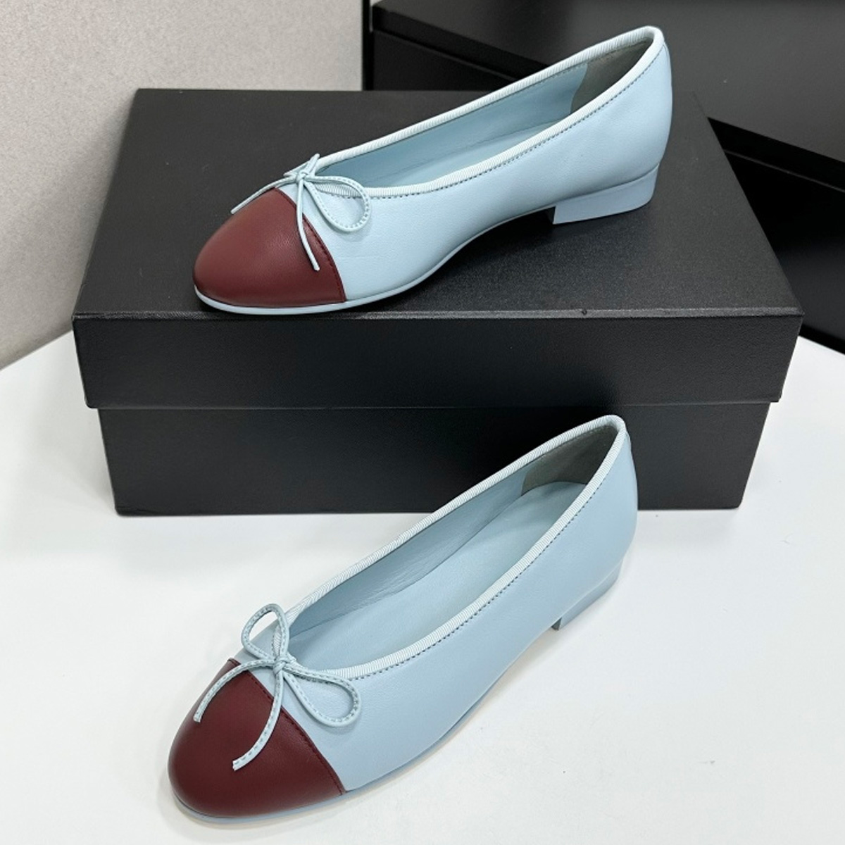 2026 Women's Two-Tone Cap-Toe  - Embroidery Flat Shoes reseña y precio