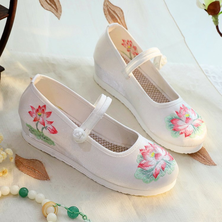2026 Women's White & Green Lot - Embroidery Yes reseña y precio
