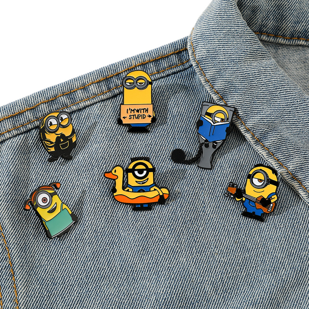 Minions Metal Badge, European  - Embroidery Illustration reseña y precio