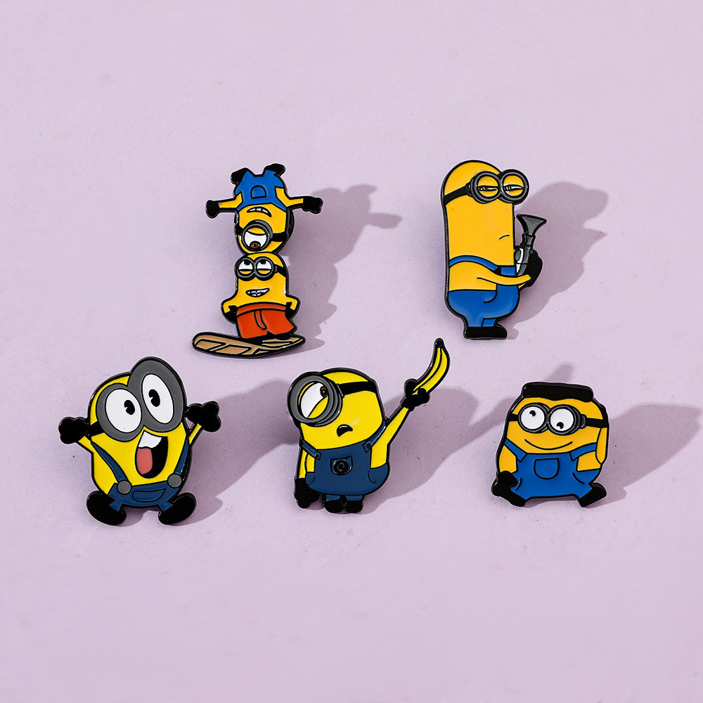 Minions Metal Badge, European  - Embroidery Illustration reseña y precio