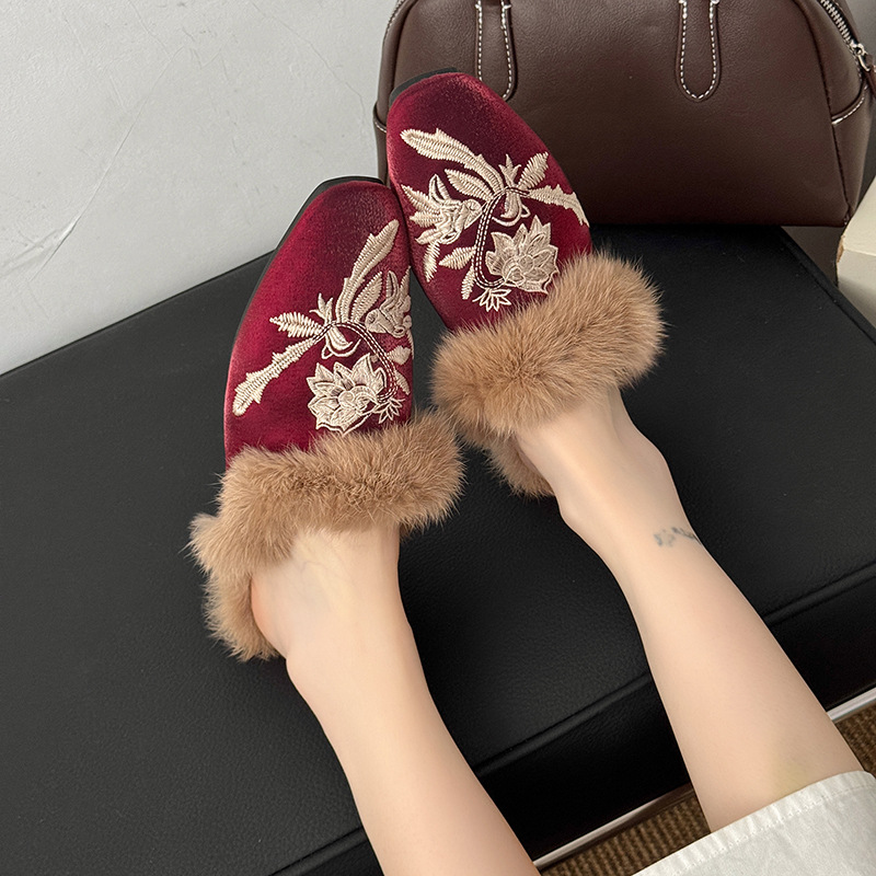 Large Size Women's Half Slippe - Embroidery Yes reseña y precio