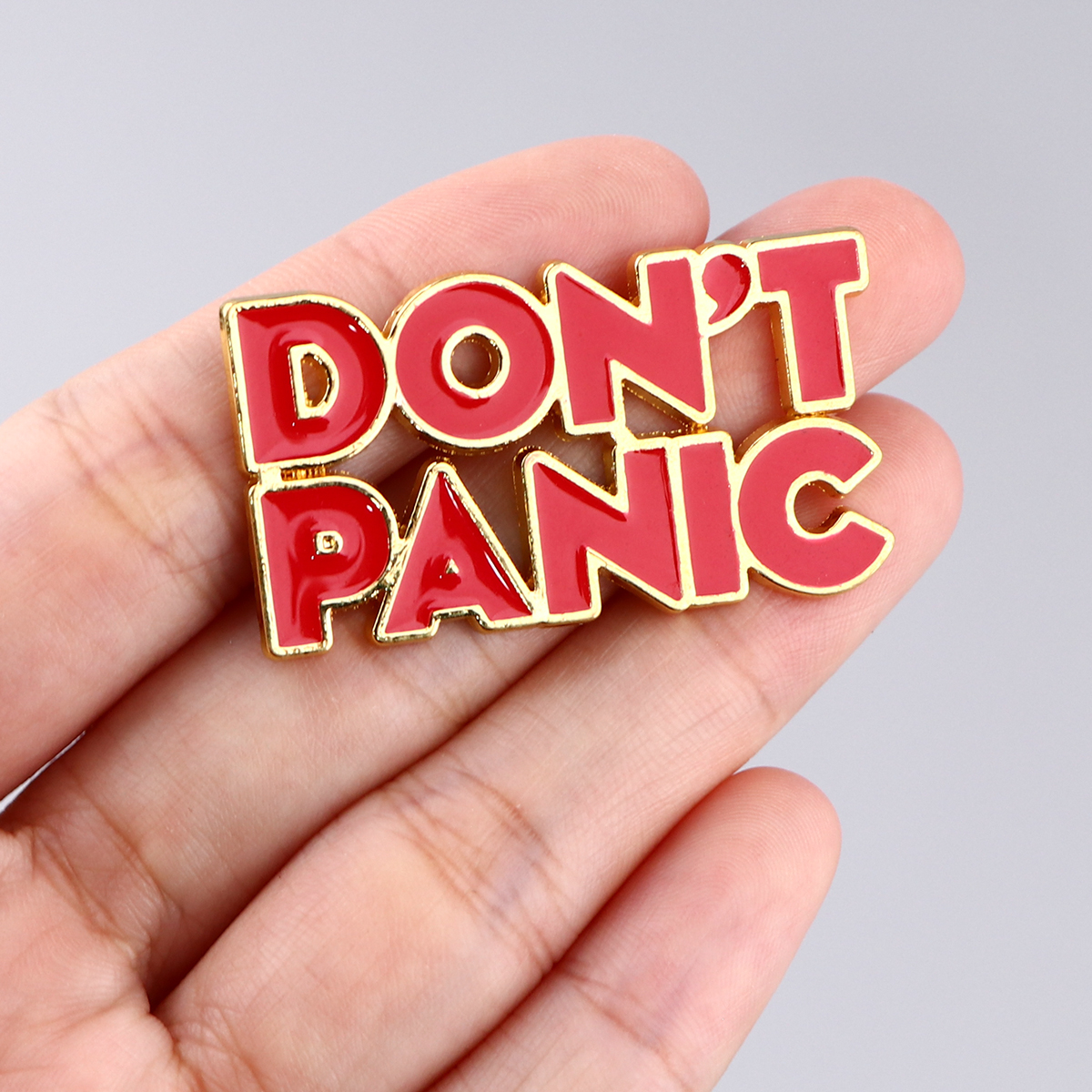 Vintage Enamel Pin Brooch Funn - Embroidery Illustration reseña y precio