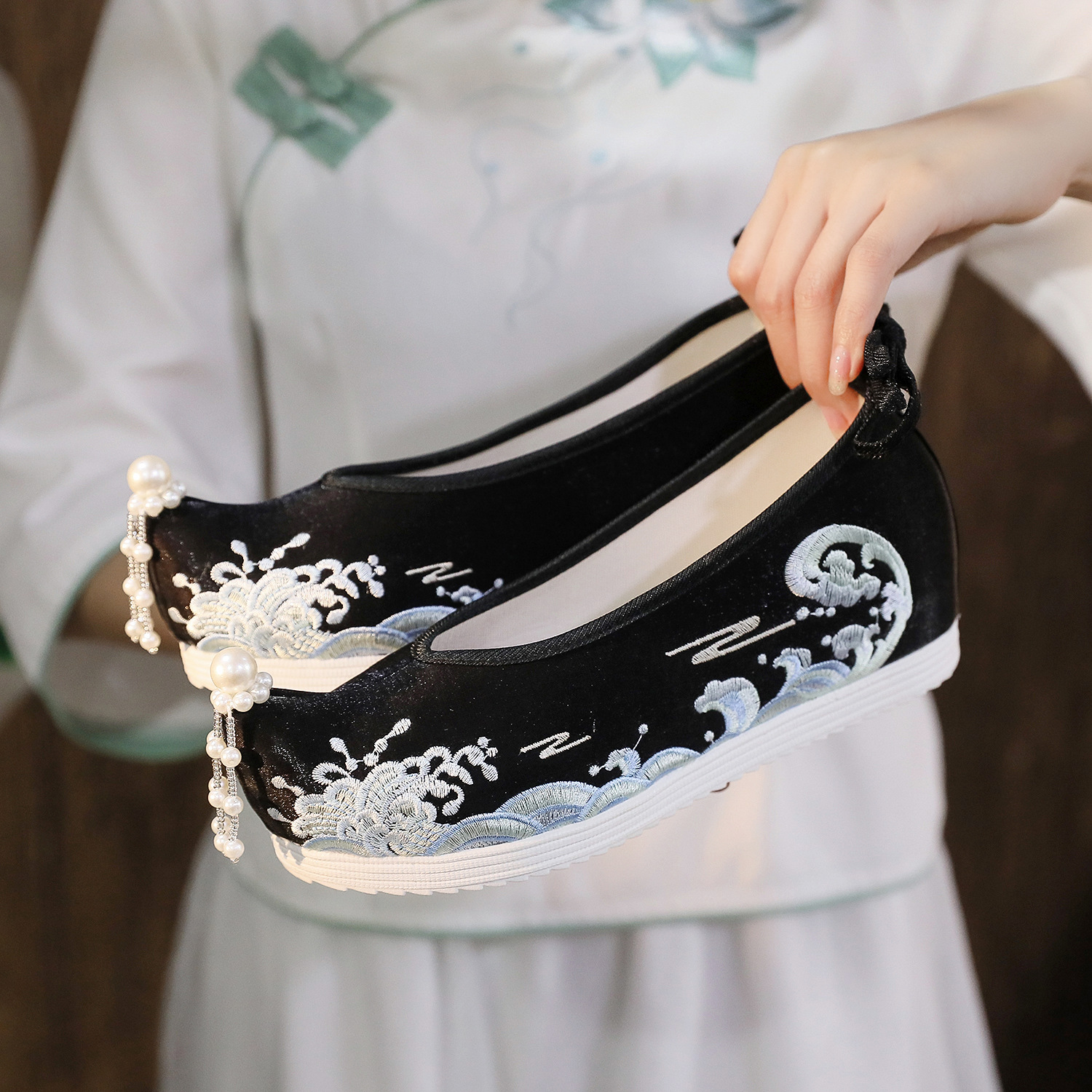 Waves Hanfu Shoes Female Embro - Embroidery Canvas reseña y precio